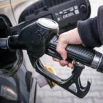Caro carburante, prezzi benzina e diesel salgono ancora: senza taglio accisa gasolio a 2,4 euro