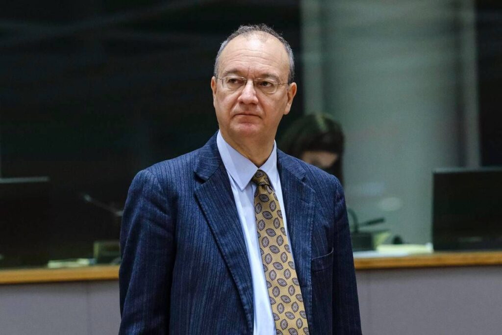 Crisi energetica e scuola, Valditara assicura: “La Dad non è contemplata in alcun modo”