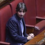 Deputati sospesi a gennaio, scintille maggioranza-opposizione alla Camera. E Donzelli infiamma l’Aula