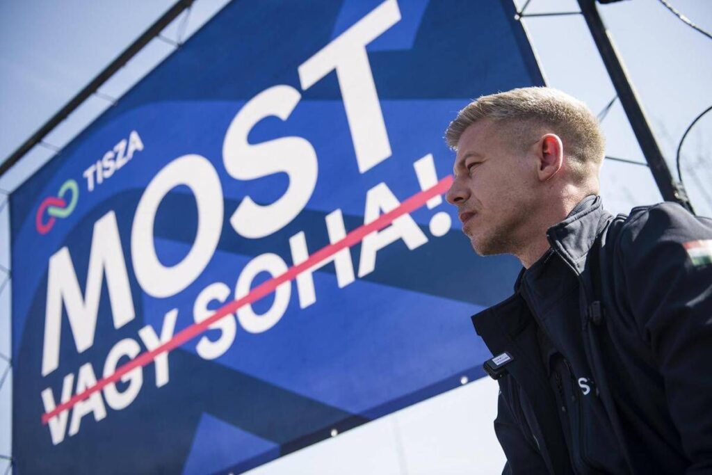 Elezioni in Ungheria, chi è Magyar: l’ex insider che può battere Orban