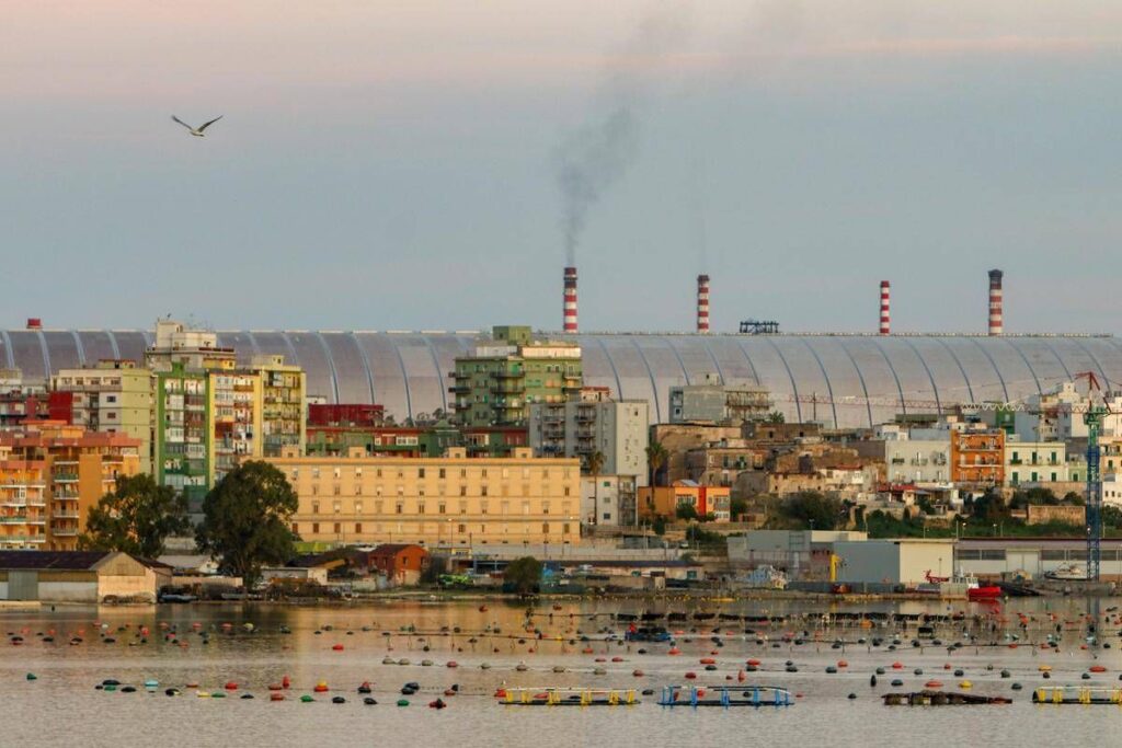 Ex Ilva, incontro governo-sindacati. Mantovano: “Porteremo decreto con misure per lavoratori oggi in Cdm”