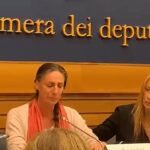 Famiglia nel bosco, la mamma: “I miei figli stanno subendo una crudeltà estrema”