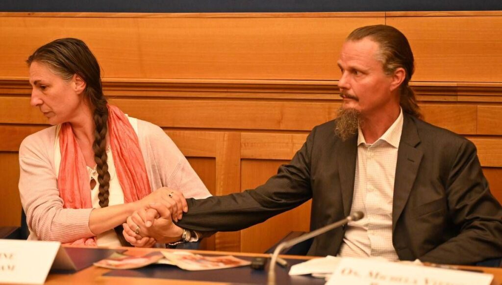 Famiglia nel bosco, la perizia psichiatrica: “Genitori inadeguati, no a ricongiungimento”