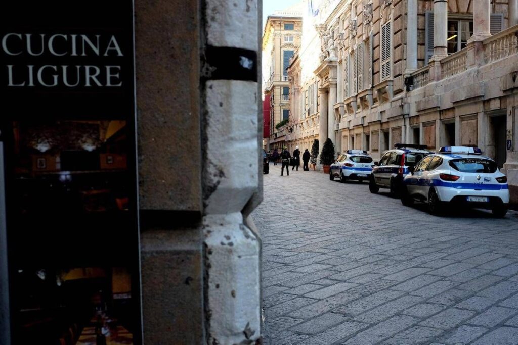 Genova, stop a pubblicità di fonti fossili negli spazi pubblici. Centrodestra contro la mozione: “Follia green”