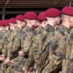 Germania, viaggi all’estero per oltre 3 mesi: uomini dovranno chiedere permesso all’esercito