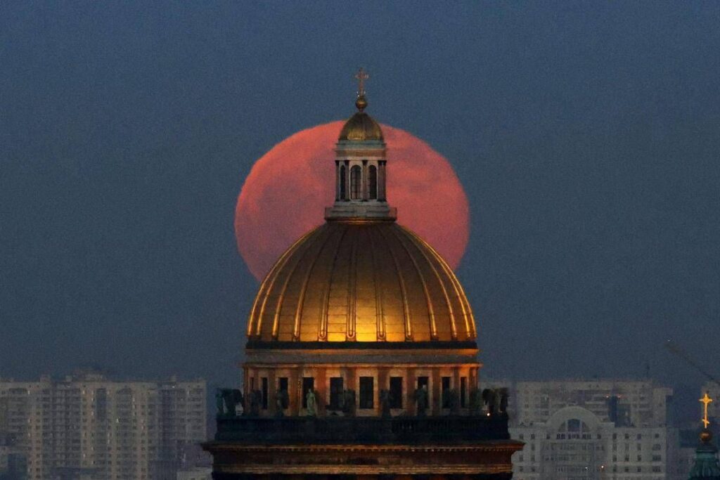 Luna piena rosa in arrivo, ma di che colore sarà davvero il 2 aprile?