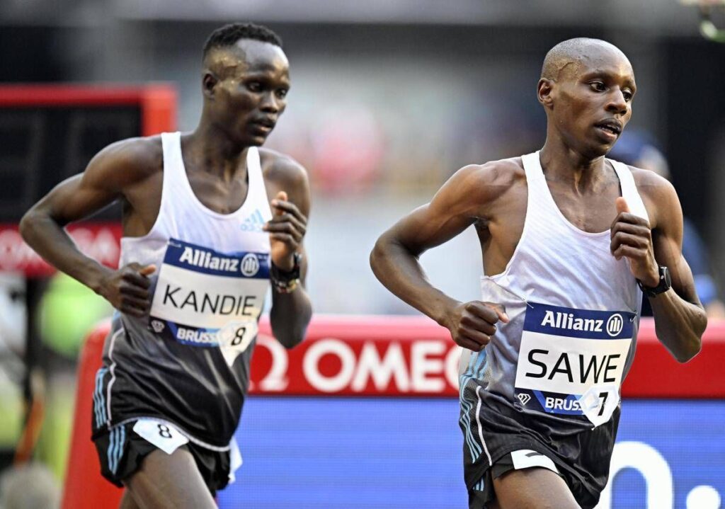 Maratona di Londra, Sawe fa la storia: muro delle 2 ore abbattuto, nuovo record del mondo