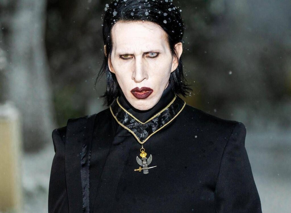 Marilyn Manson ospitato in convento dalle suore? Arriva lo stop, il post del sindaco di Ferrara