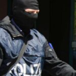 Materiale jihadista e manuale per la fabbricazione armi: arrestato 16enne