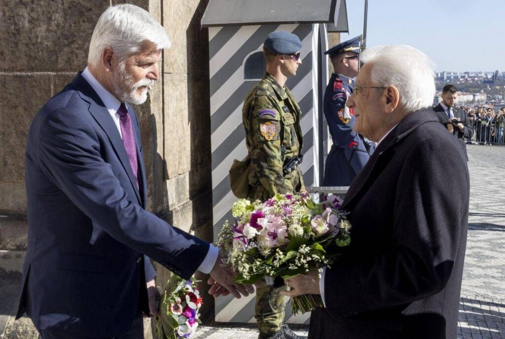 Mattarella: “Libano sotto una tempesta di bombardamenti devastanti”