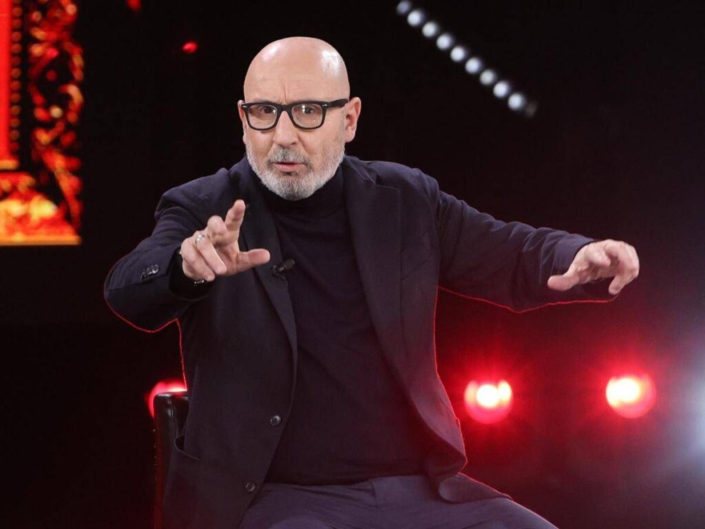 Maurizio Battista denunciato dall’ex impresario per stalking e diffamazione