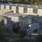 Migranti, Fratelli d’Italia: “Il Cpr di Gjader è pieno e funzionante, smentita l’ennesima falsa narrazione delle sinistre”