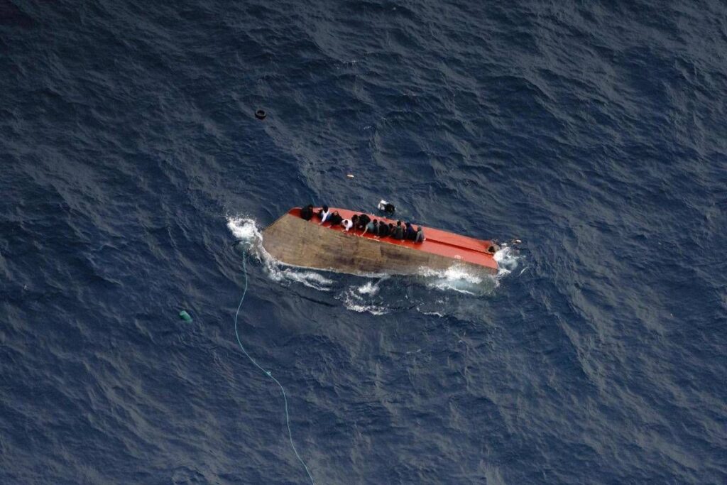 Migranti, naufragio al largo della Libia: “32 superstiti, oltre 70 i dispersi”