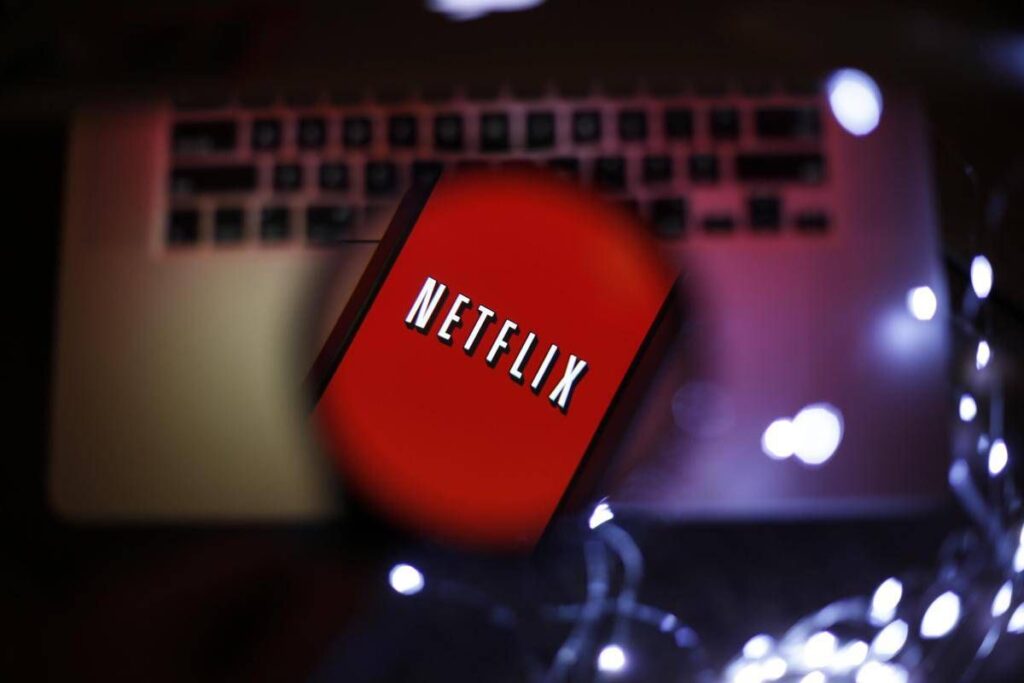 Netflix, tribunale: “Illegittimi aumenti abbonamenti 2017-24, rimborsi fino a 500 euro”