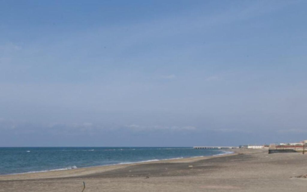 Ostia e la rivoluzione del mare libero, il Times racconta la “ribellione” contro gli stabilimenti