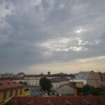 Piogge, vento e qualche temporale fino a mercoledì: poi svolta calda e anticipo d’estate