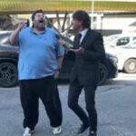 Prato, tensione alla presentazione del candidato sindaco Adinolfi: lite con inviato delle ‘Iene’