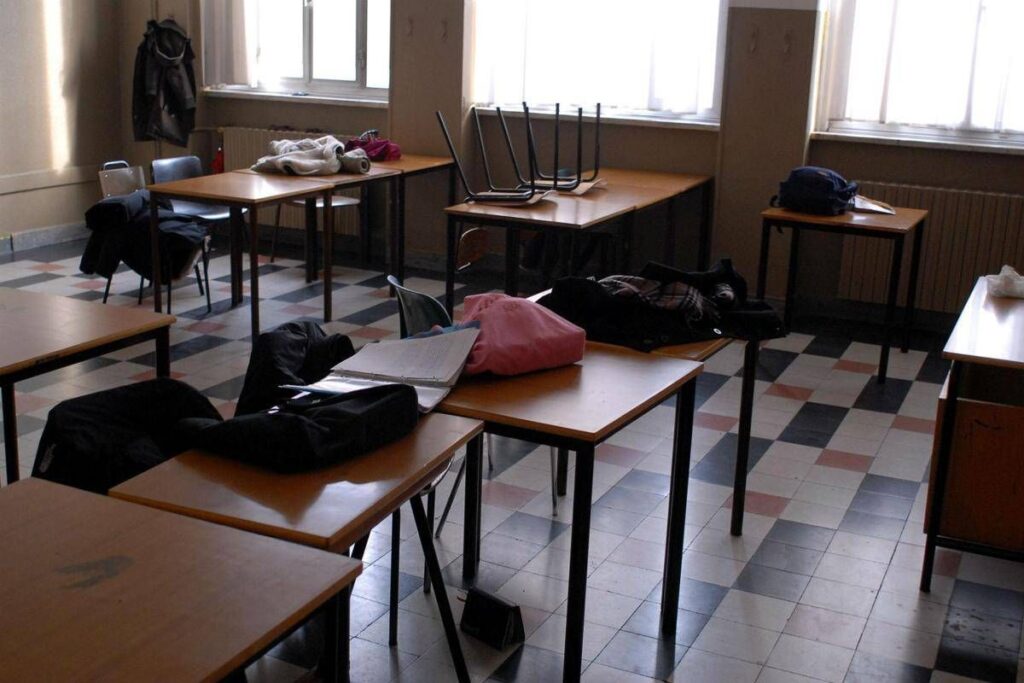 Prof aggredito da 11enne, sul casco del ragazzo le scritte sulle stragi Usa