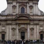 Roma, cadono lastre impalcatura chiesa Sant’Ignazio: ferita 16enne in gita