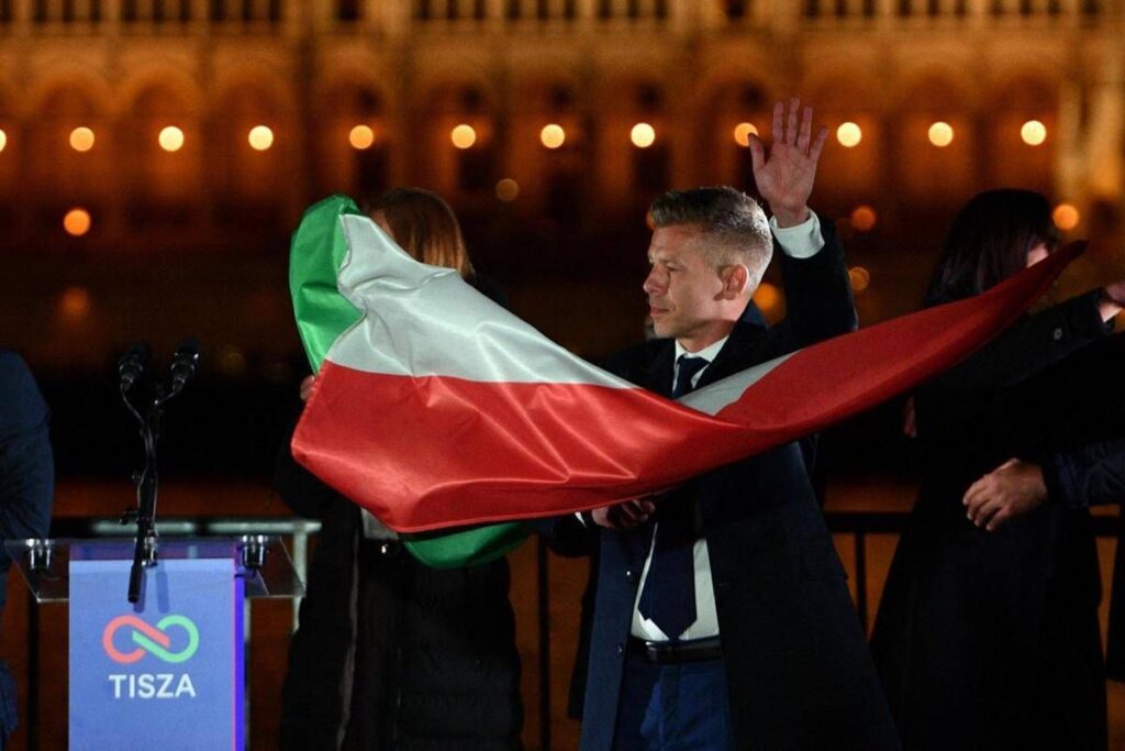 Ungheria, finisce l’era Orban. Trionfo Magyar: “Vittoria storica, liberato il Paese”