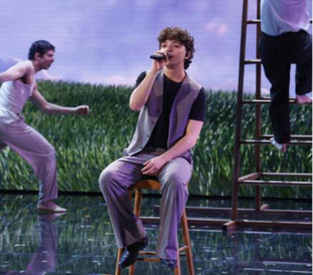 Amici 2025, chi è il vincitore Lorenzo Salvetti: da X Factor al trionfo