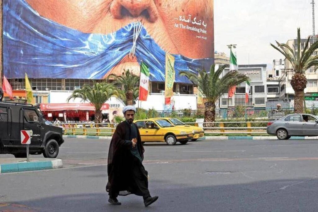 Attacco Usa nel Sud dell’Iran, colpito sito di missili e navi. L’avvertimento di Teheran