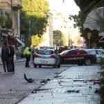 Auto sulla folla a Modena, gravi ma stabili le condizioni di quattro feriti
