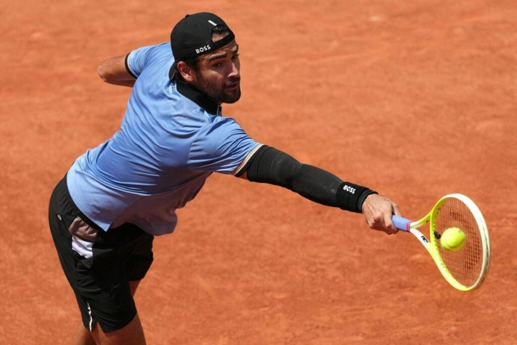 Berrettini litiga con l’arbitro a Roland Garros: cos’è successo con Comesana
