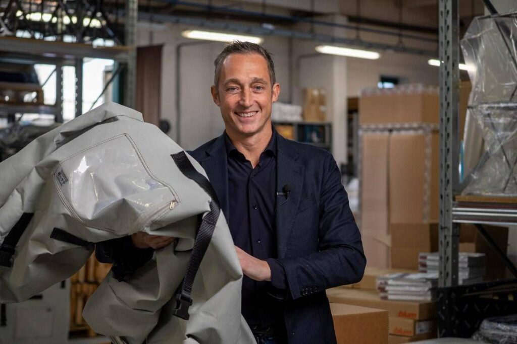 BertO elimina 12 container di plastica all’anno e apre al distretto del design il modello Eco Bag