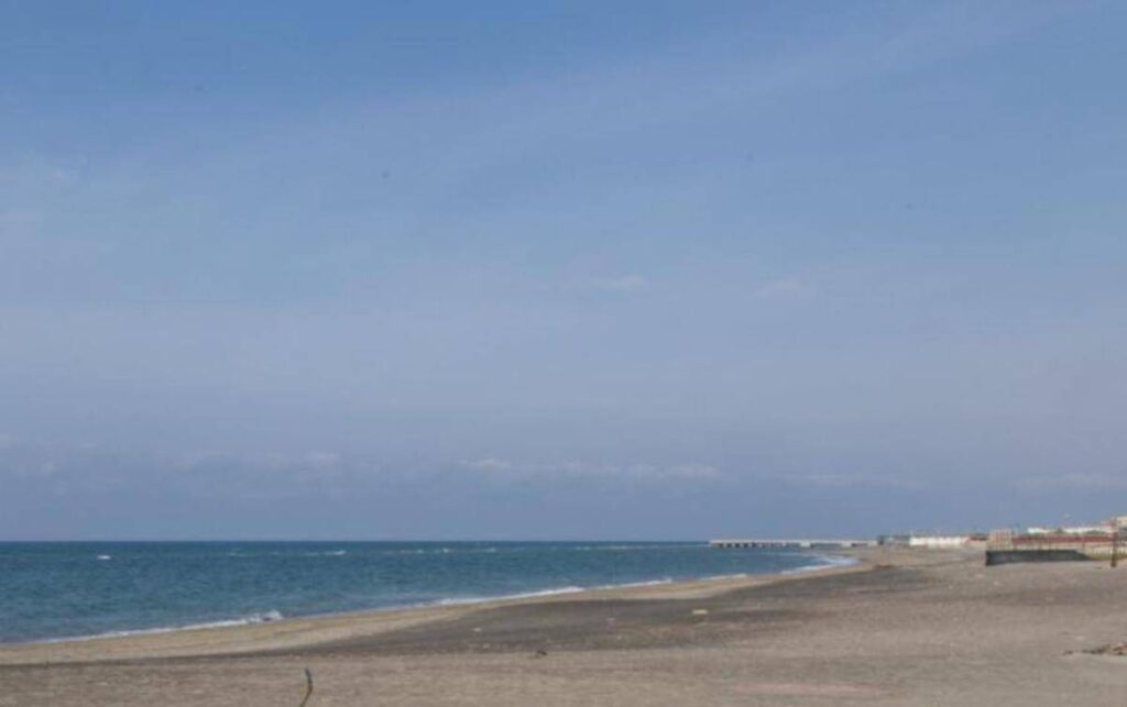 Cadavere sul bagnasciuga a Ostia, indagini in corso