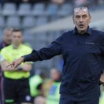Caos Roma-Lazio, Sarri all’attacco: “Se si gioca domenica alle 12 non vado, fossi il presidente non presenterei la squadra”