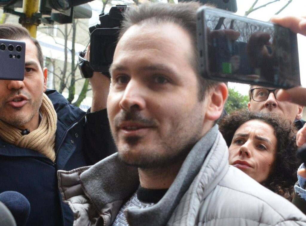 Caso Garlasco, la psicologa: “Parlare da soli non deve allarmare, via per scaricare ansia e stress”