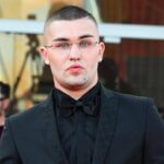 Danneggia auto con tre amici, arrestato a Milano l’attore di ‘Mare fuori’ Artem Tkachuk