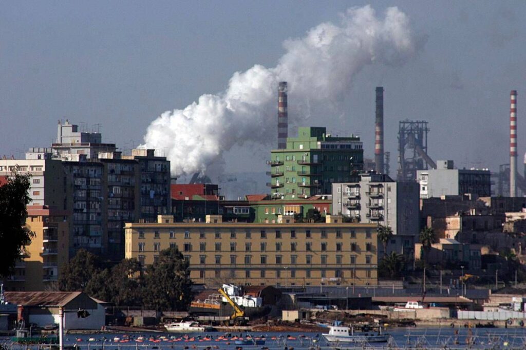 Ex Ilva, inchiesta inquinamento: chiesti i domiciliari per Morselli e altri due