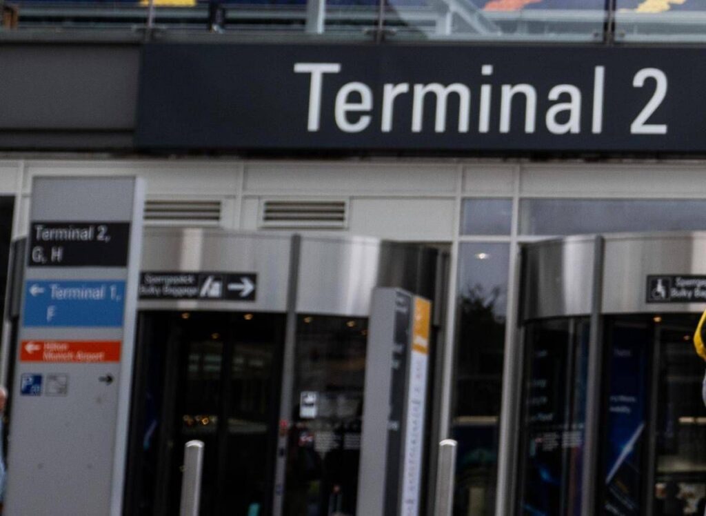 Germania, avvistato drone: chiuso aeroporto di Monaco