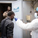Il paziente zero, i primi test e i centinaia di casi sospetti: così è esplosa l’epidemia di Ebola