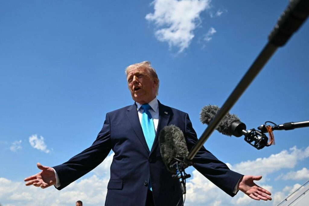 Iran, Trump: “Ho pazienza, aspetto la risposta giusta di Teheran”
