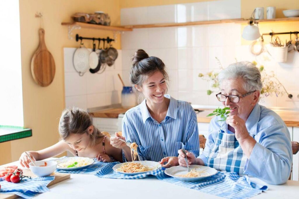 Italiani e longevità, “due italiani su tre sanno cosa fare, ma non si applicano”