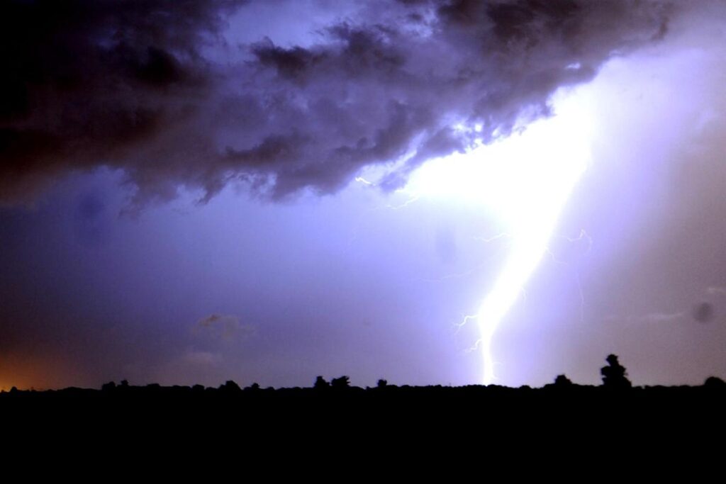 Maltempo e forti temporali al Nord, scatta allerta gialla in due regioni