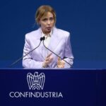 Meloni cita Virgilio all’assemblea di Confindustria: “Così si sale alle stelle”