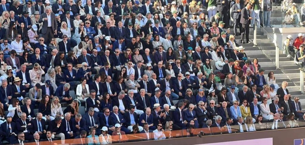 Non solo Mattarella, tanti vip in tribuna autorità per l’impresa di Sinner al Foro italico