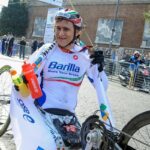 Oggi i funerali di Alex Zanardi a Padova: persone in coda da ore, la sua handbike sull’altare