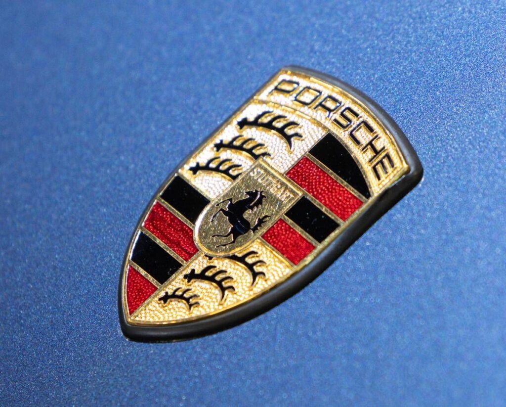 Porsche chiude tre filiali e taglia oltre 500 posti di lavoro