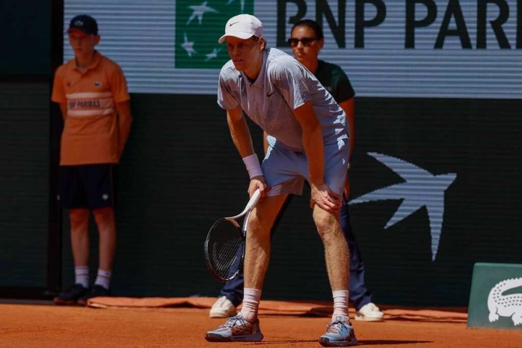 Roland Garros e non solo, quando Sinner perde contro… il caldo e gli infortuni