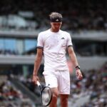 Roland Garros, piove e Zverev vuole chiusura del tetto: “Cosa aspettate?”