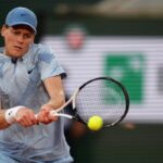Sinner al ‘Giorgio Armani Tennis Classic’: programma, orari e dove vederlo in tv (in chiaro)