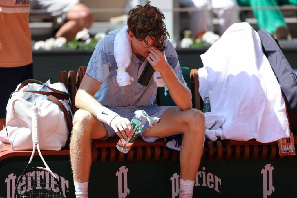 Sinner, nuovi esami dopo malessere a Roland Garros: visita al San Raffaele di Milano