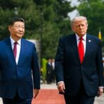 Trump via dalla Cina: “Xi un amico”. Intanto Pechino glissa sugli accordi con gli Usa