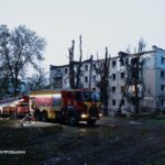 Ucraina, maxi raid russo con 500 droni e 22 missili: oltre 30 feriti. Zelensky: “Colpita una nave cinese”