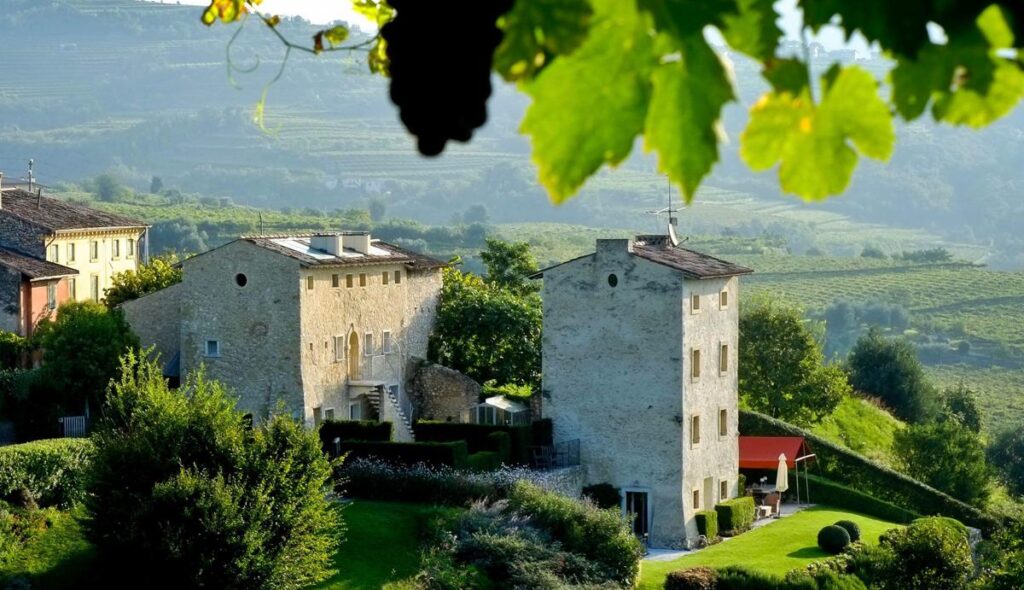 Airbnb, caccia all’Italia nascosta: boom dei borghi senza hotel